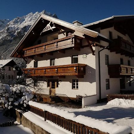Gaestehaus Schoepf Elsa Лангенфельд Экстерьер фото